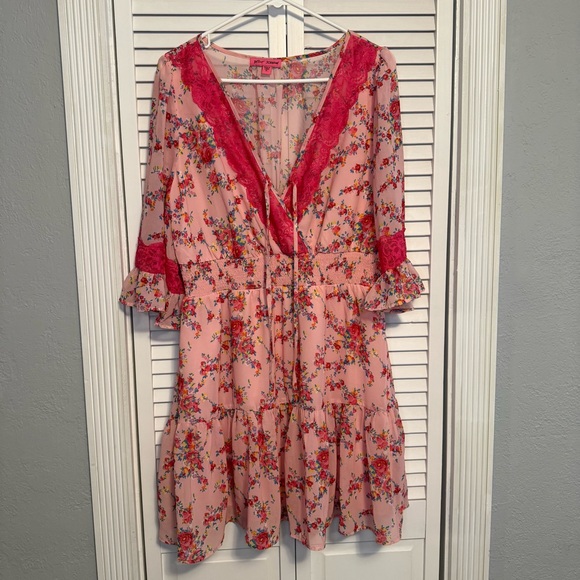 Betsey Johnson Dresses & Skirts - Betsey Johnson Bush Gardens Printed Georgette Floral Dress Size XL Pink